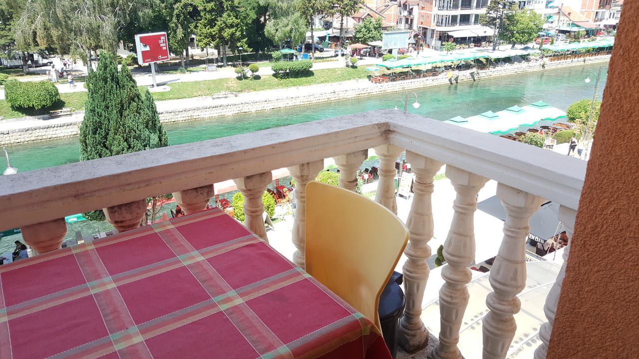 Art Theatre Caffe Hotel สตรูกา ภายนอก รูปภาพ
